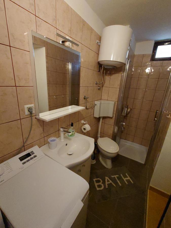 Apartmani Lea Jadranovo Ngoại thất bức ảnh