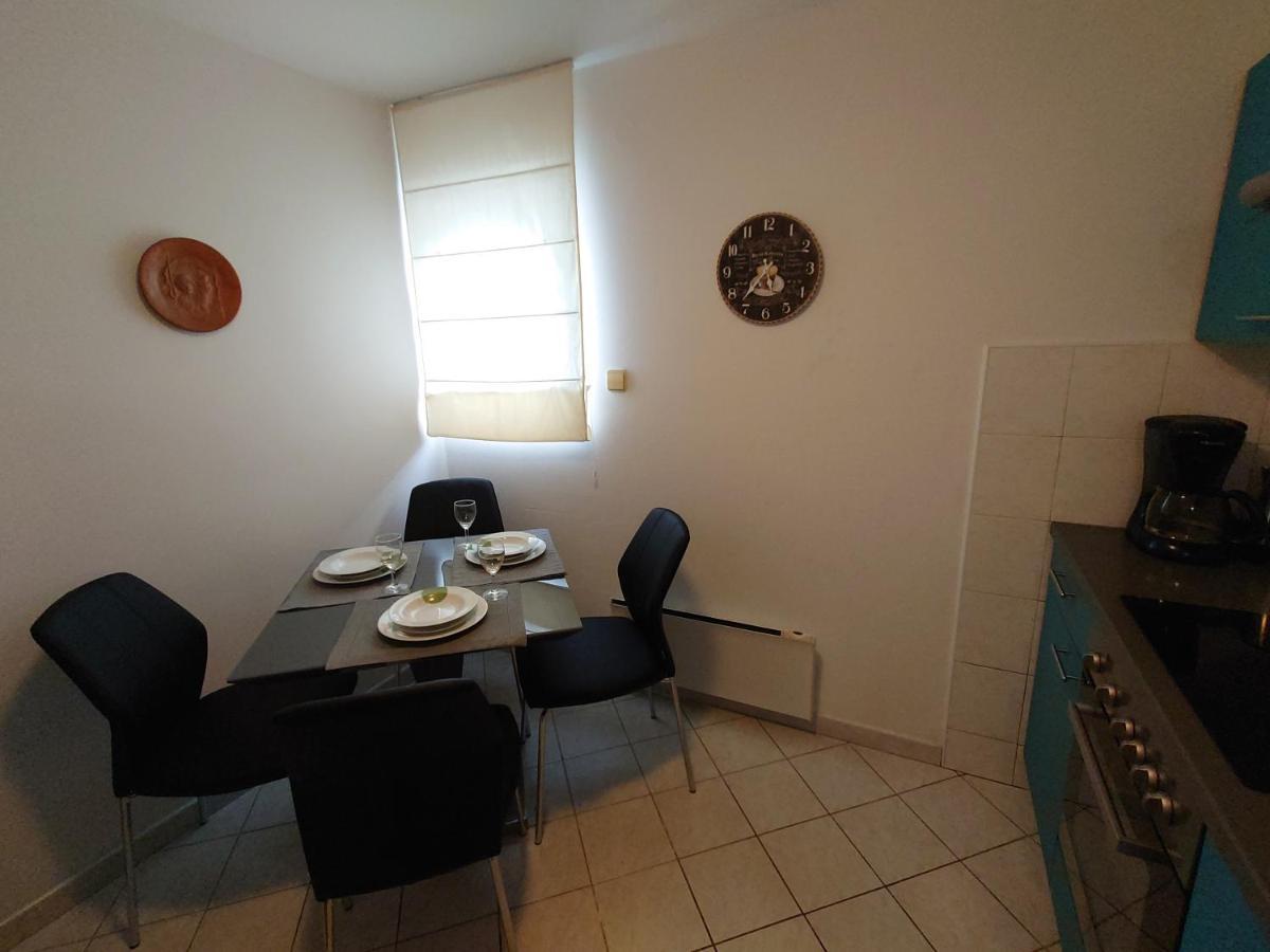 Apartmani Lea Jadranovo Ngoại thất bức ảnh