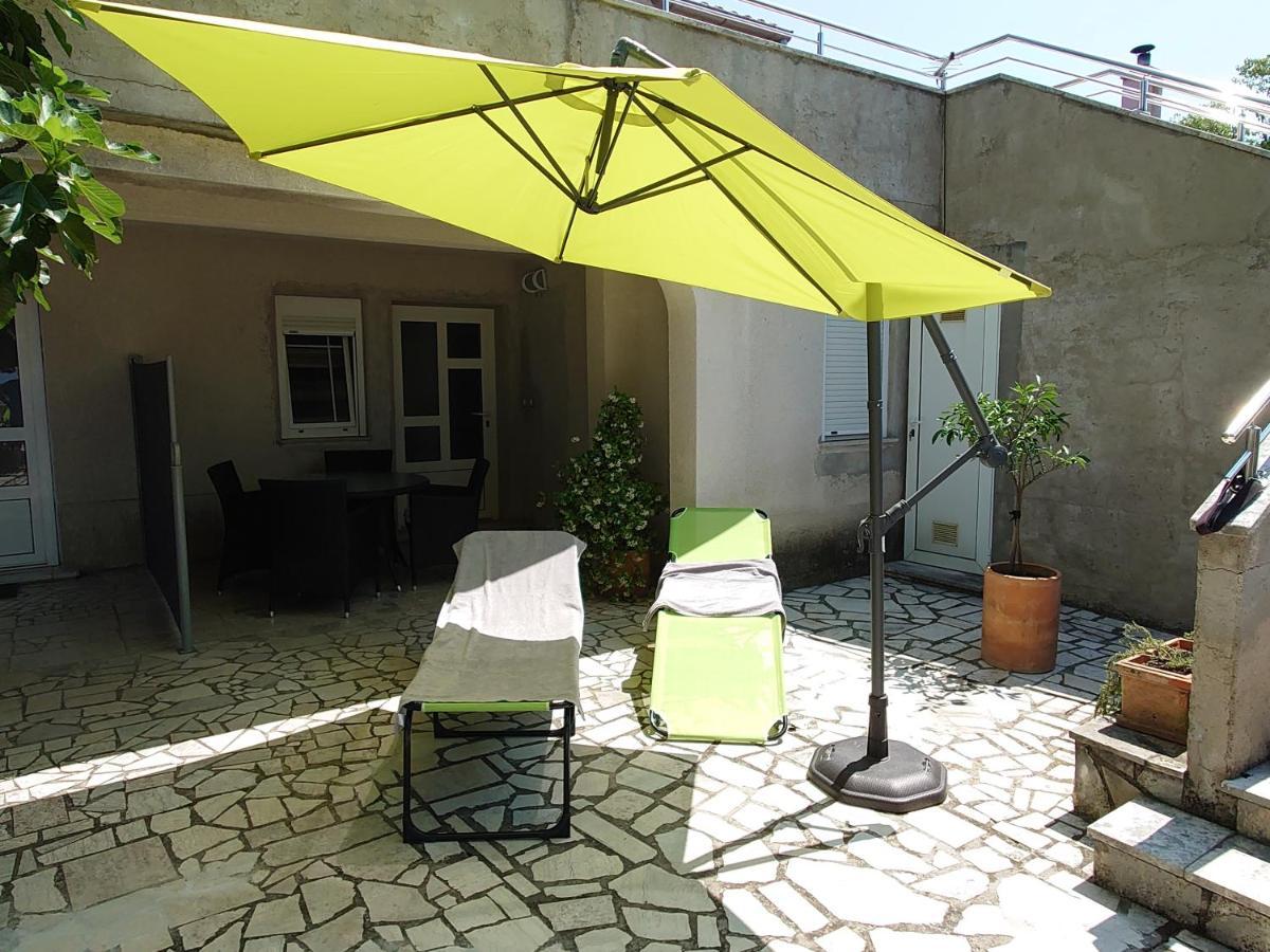 Apartmani Lea Jadranovo Ngoại thất bức ảnh